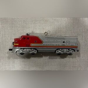 1997 Hallmark - 1950 SANTA FE F3 DIESEL LOCOMOTIVE Ornament LIONEL TRAIN